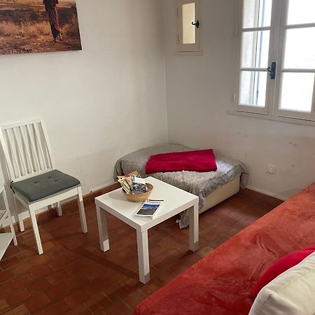 Studio Cosy Dans Le Centre-Ville Historique LʼIsle-sur-la-Sorgue Esterno foto