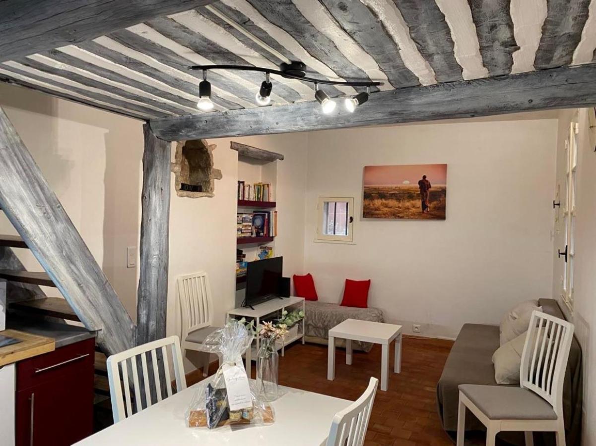 Studio Cosy Dans Le Centre-Ville Historique LʼIsle-sur-la-Sorgue Esterno foto