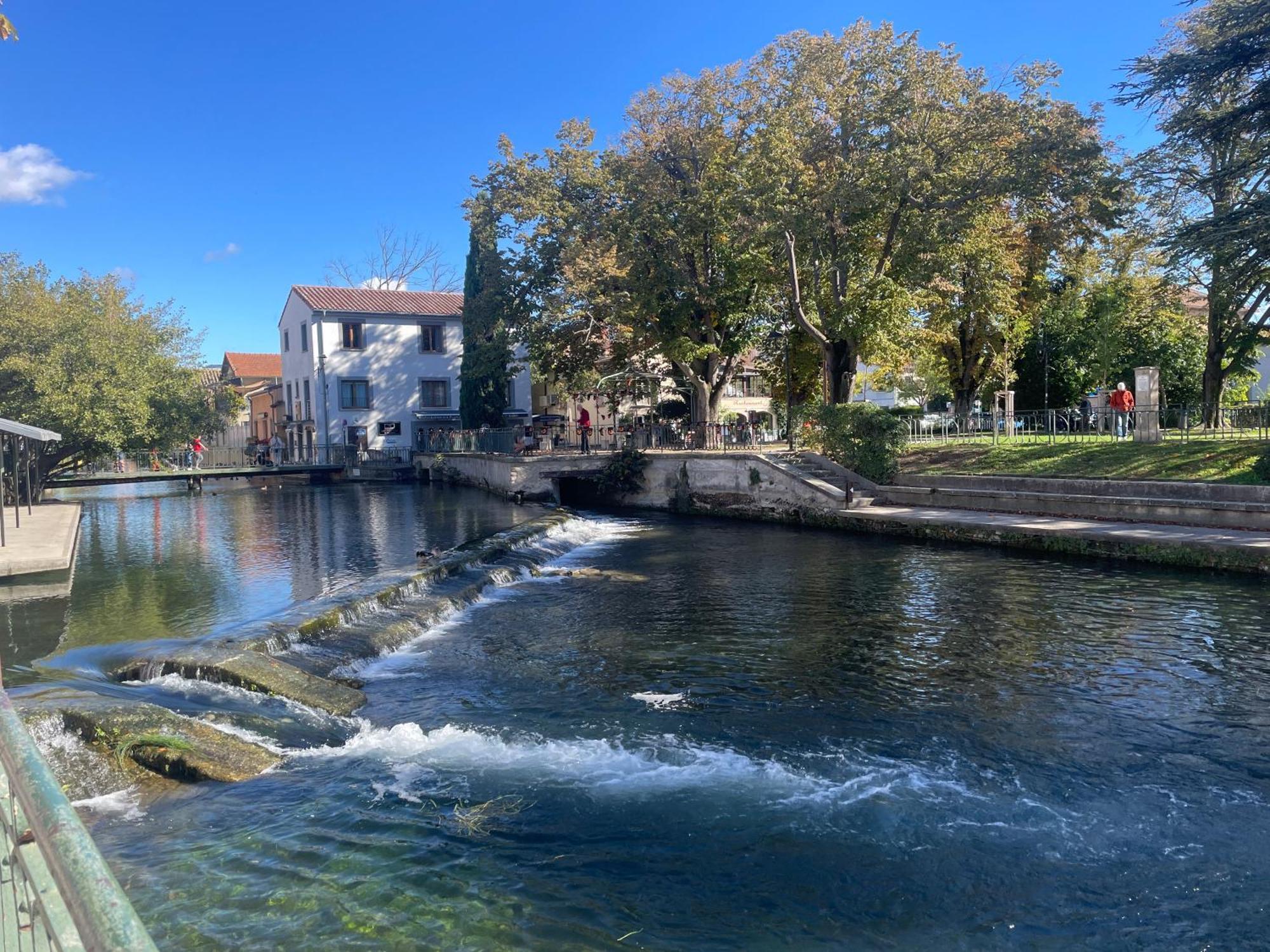 Studio Cosy Dans Le Centre-Ville Historique LʼIsle-sur-la-Sorgue Esterno foto