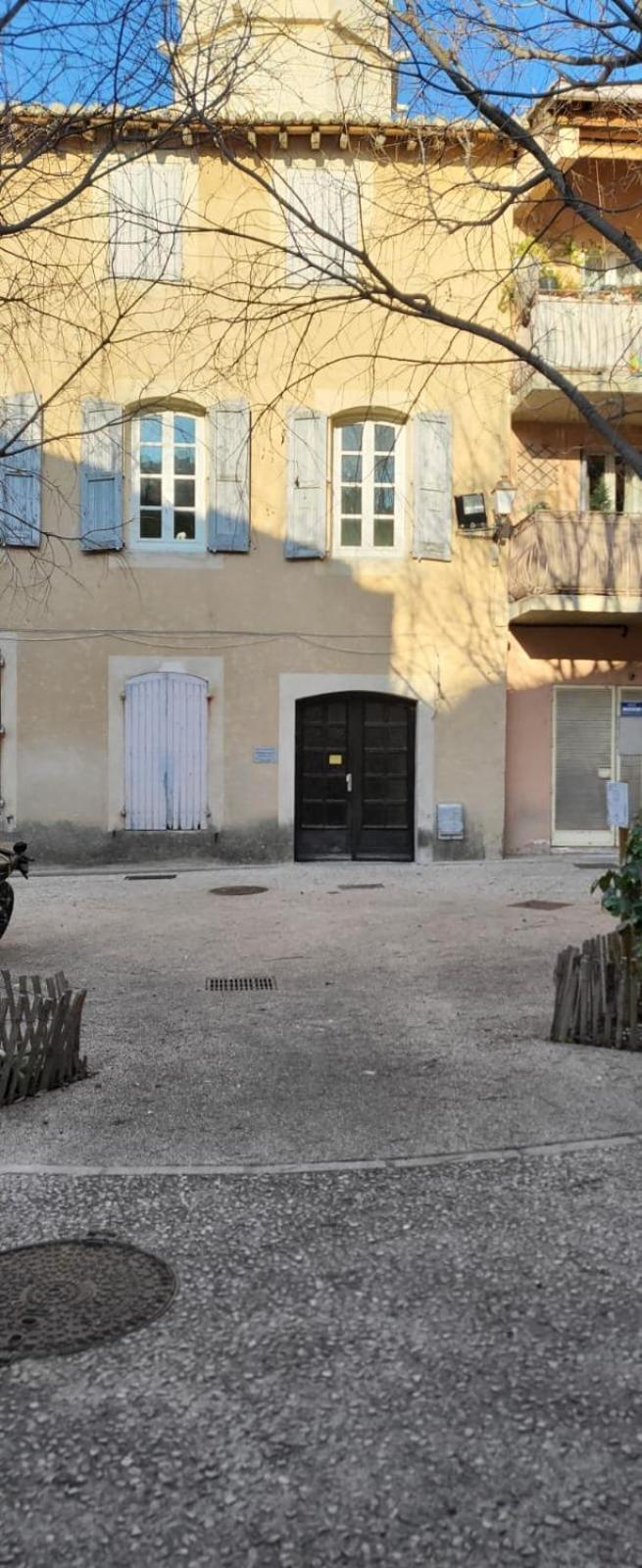 Studio Cosy Dans Le Centre-Ville Historique LʼIsle-sur-la-Sorgue Esterno foto